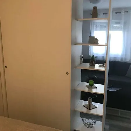 Apartment Studio Iva *